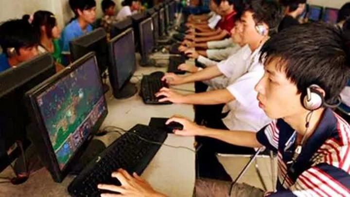 Các nhà khoa học phân tích - Cảm hứng video marketing từ Hotspot Matrix