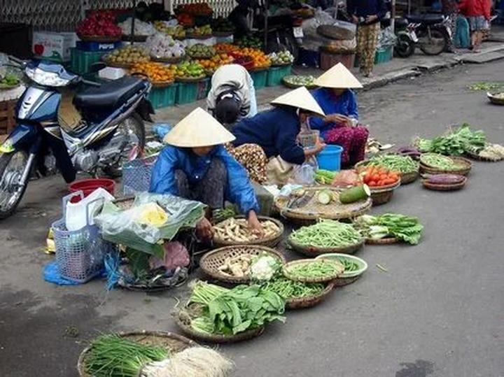 Blouse tay phồng nhẹ: Kiểu tay phồng lại là một trong những kiểu được ưa chuộng